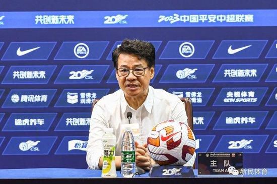 前辈是个控制狂