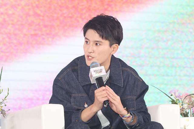 哎呀,女朋友