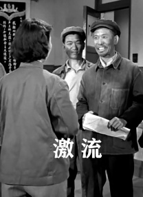 广场上的妹子